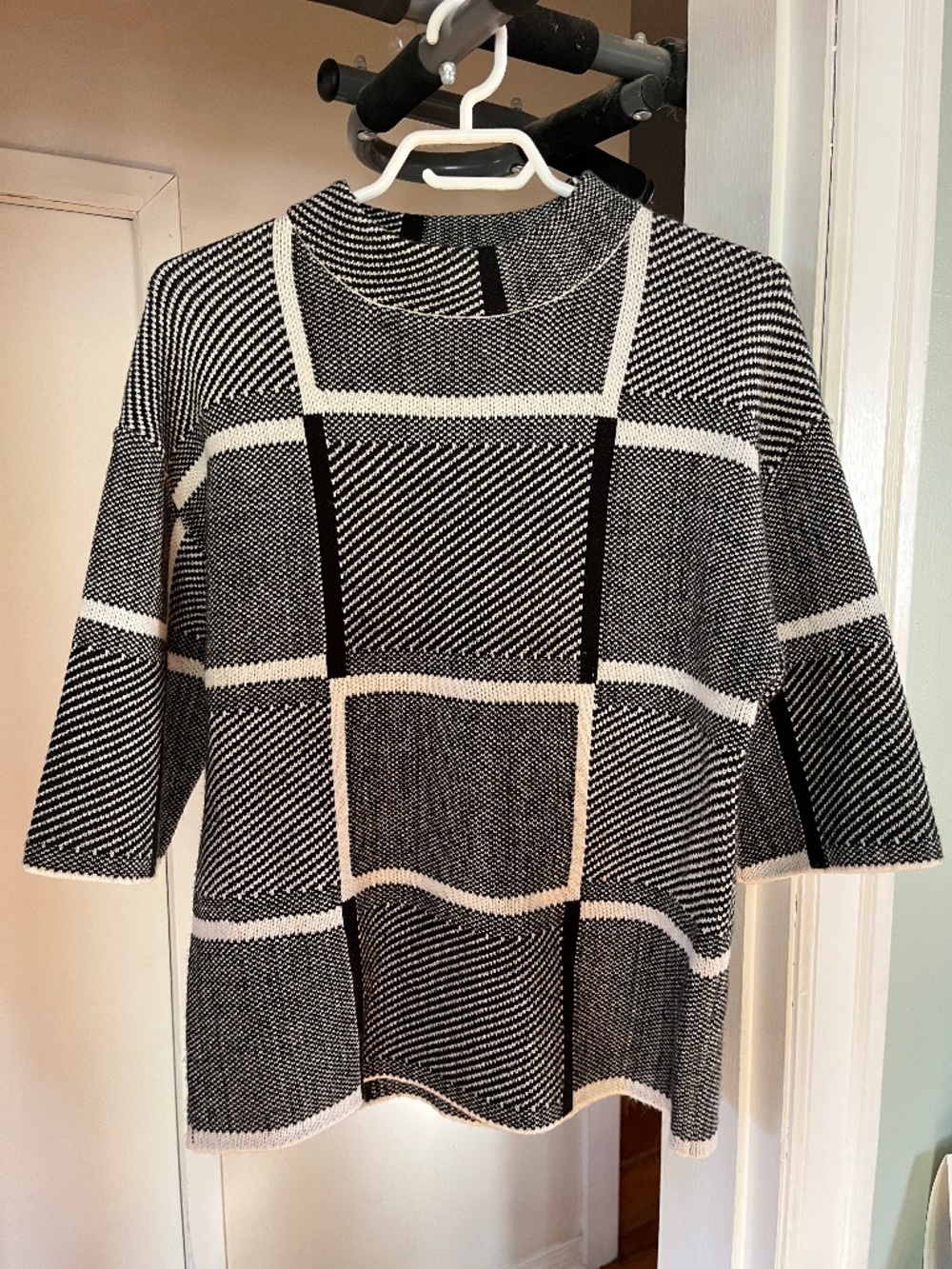 Belldini Black & White Patterned Knit Sweater - Size S